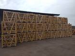 Gehacktes Brennholz in Kartons, Export nach Deutschland. Kammertrocknendes Brennholz. Lief