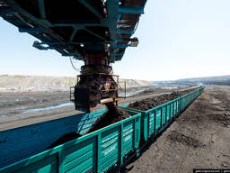 Поставки бурого и каменного угля