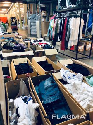 Stock clothes wholesale — Buy in Berlin on . Kreskat